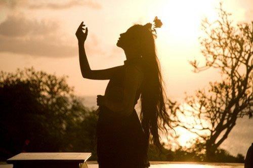 這些歌聽了之后能讓人在不知不覺中心情就變好了（酒吧慢搖舞曲最火dj）